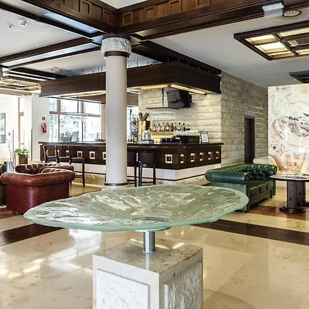 Hotell Crocus 4*